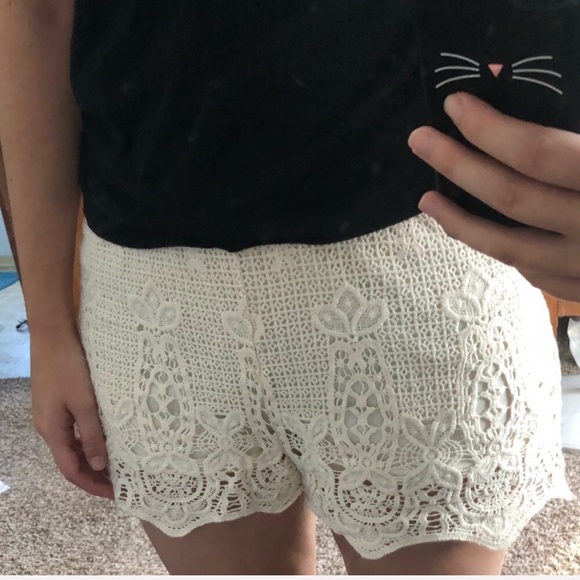 • 2/$10 • Forever 21 Cream Lace Shorts - Picture 3 of 5